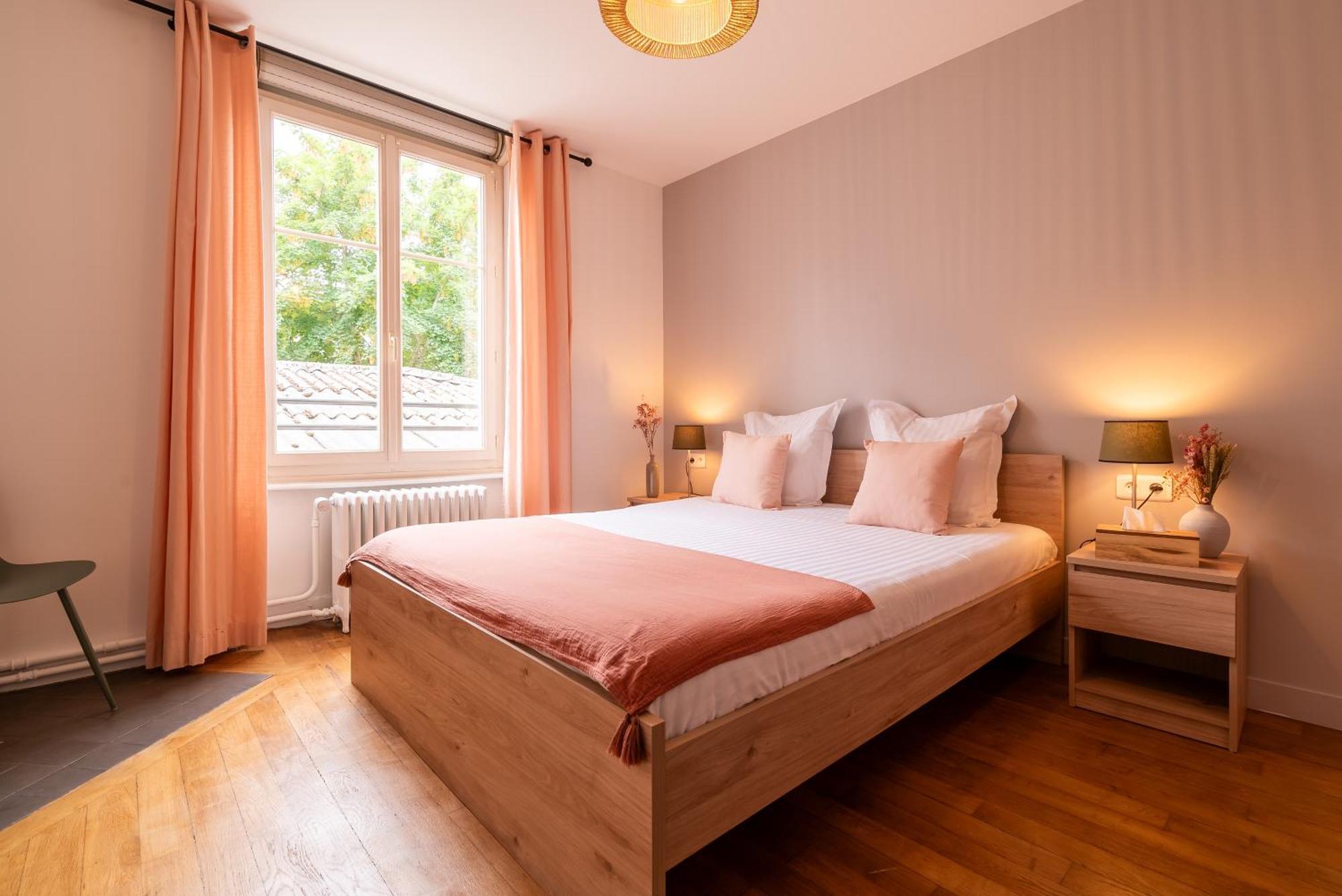 Mon - Gare De - Familial - Parking En Supp Apartment
